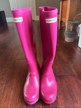 Hunter Bright Purple/Pink Tall Rubber Rain Boots, Size 6/37.